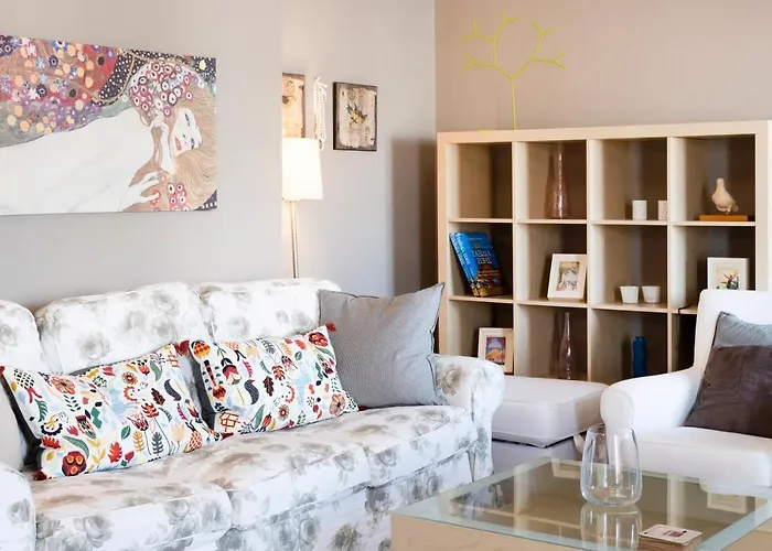 Penelope By Halu!, Central 2-Bd Apartment